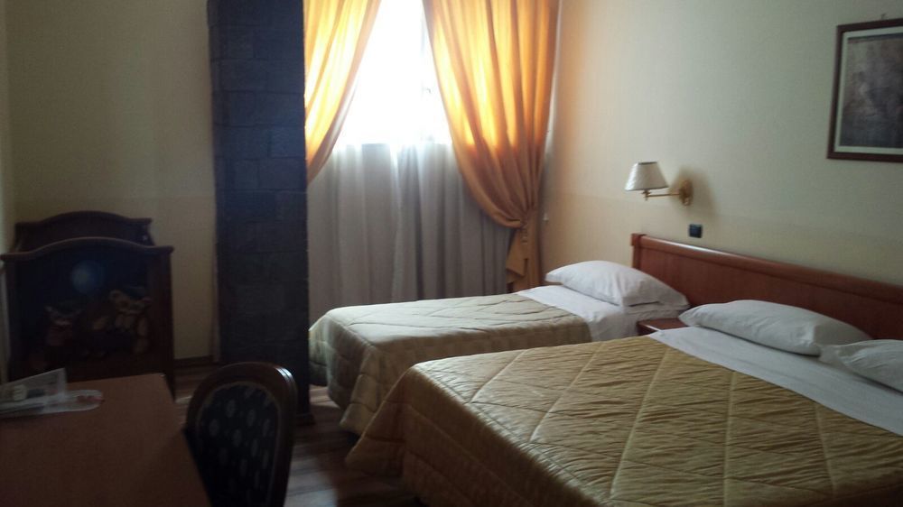 Hotel Pompeii Ruins Торре-Аннунциата Экстерьер фото